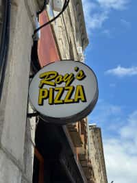 Roy’s Pizza + Bottleshop