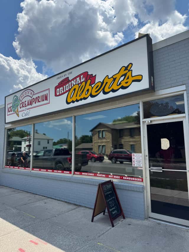 Suzy's Ice Creamporium / Original Albert's