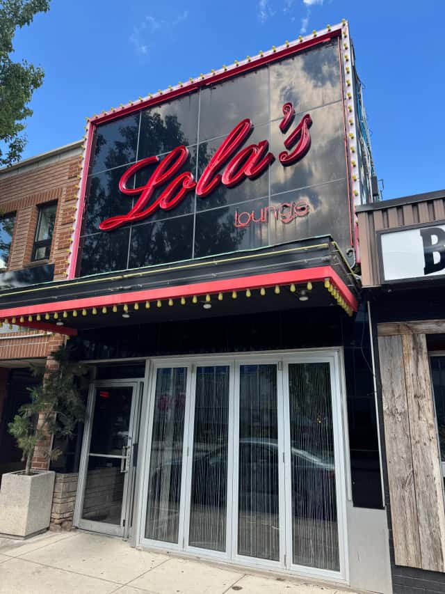 Lola’s Lounge