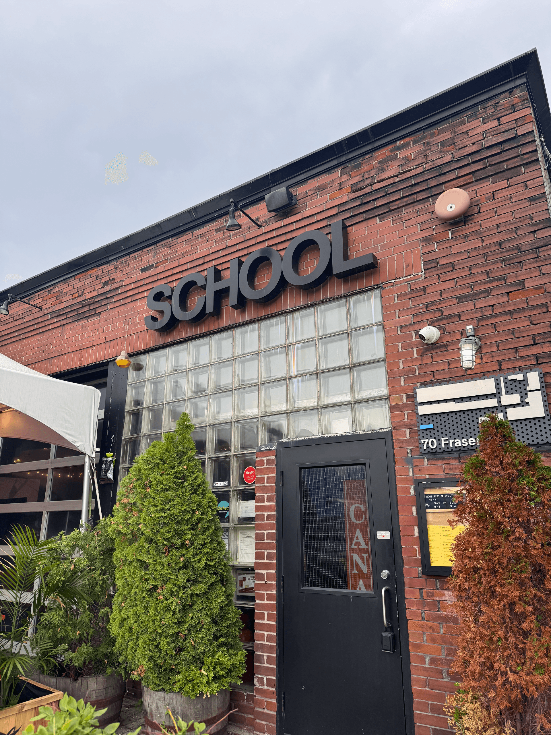 SCHOOL Restaurant